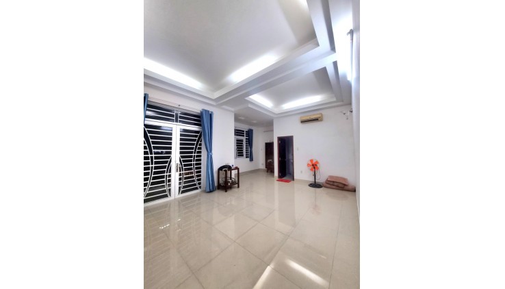 Bán Nhà 3 Tầng Hẻm Xe Tải 162m2_8.3x19.5 Chỉ 13 tỷ Nhỉnh Gần Phạm Văn Đồng Linh Tây Thủ Đức